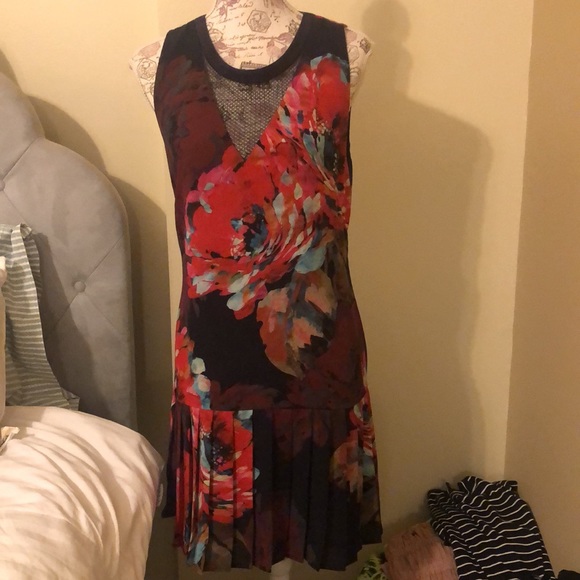 Trina Turk Dresses & Skirts - Gorgeous water color Trina Turk💃🏼💃🏼